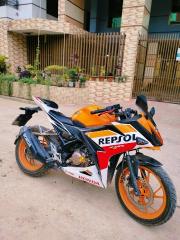 Honda CBR 150R Repsol